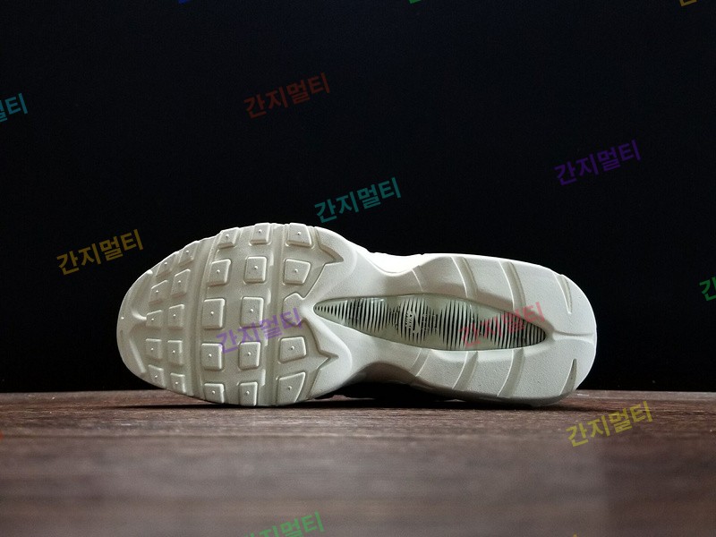 AJ4077-002！Nike Air Max 95 TT ！原汁原味实拍！微商首选！(10CFA).jpg