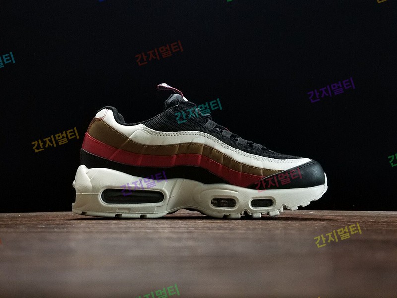 AJ4077-002！Nike Air Max 95 TT ！原汁原味实拍！微商首选！(F8405).jpg