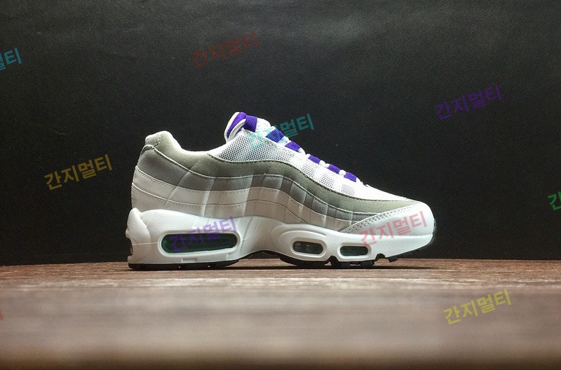 真标 NIKE AIR MAX 95 OG 307960-101！原滋原味实拍！微商首选！(D646E).jpg